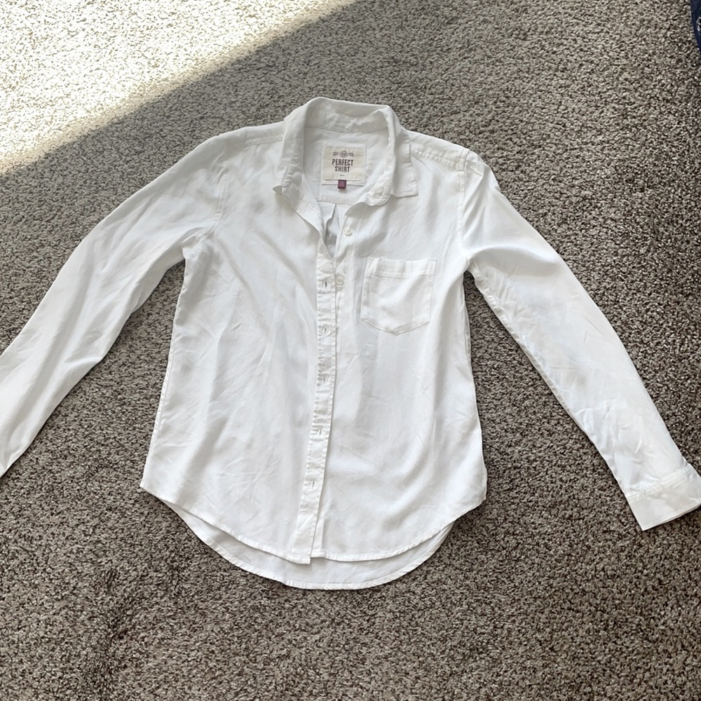 Juniors So size medium white button up Perfect Shirt